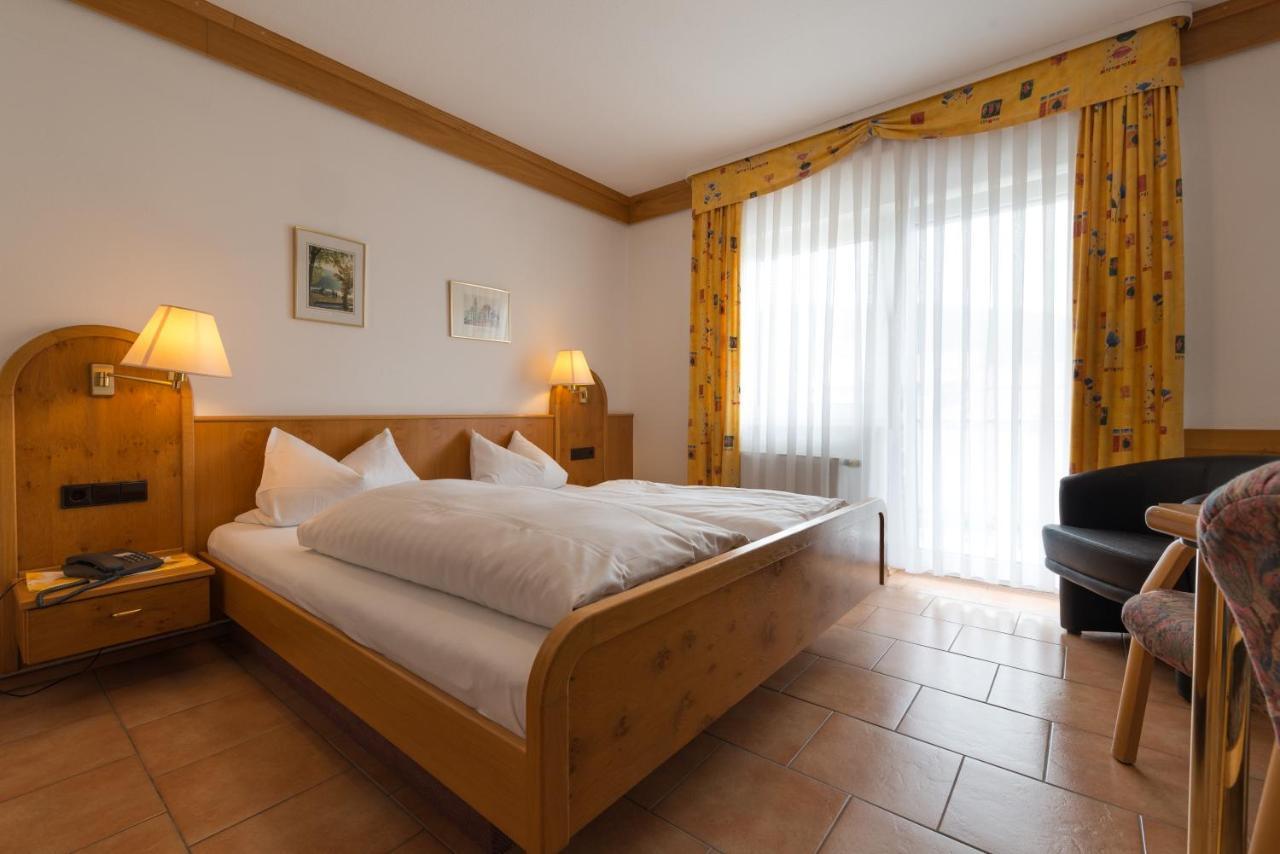 Hotel Adler Mit Gasthaus Hassmersheim Exterior photo